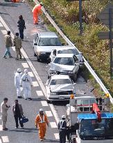 2 dead in multiple car smashup on Hokuriku Highway